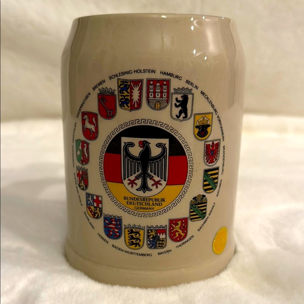 WS Bundesrepublik Deutschland Germany .5 Liter- 16.9oz Beer Stein